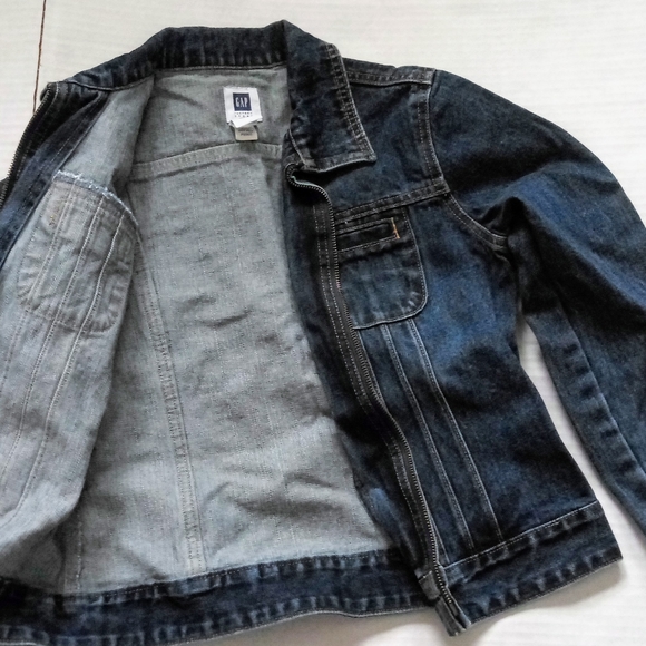 🍍2/$20🍍zip up denim jacket from GAP - Picture 3 of 4